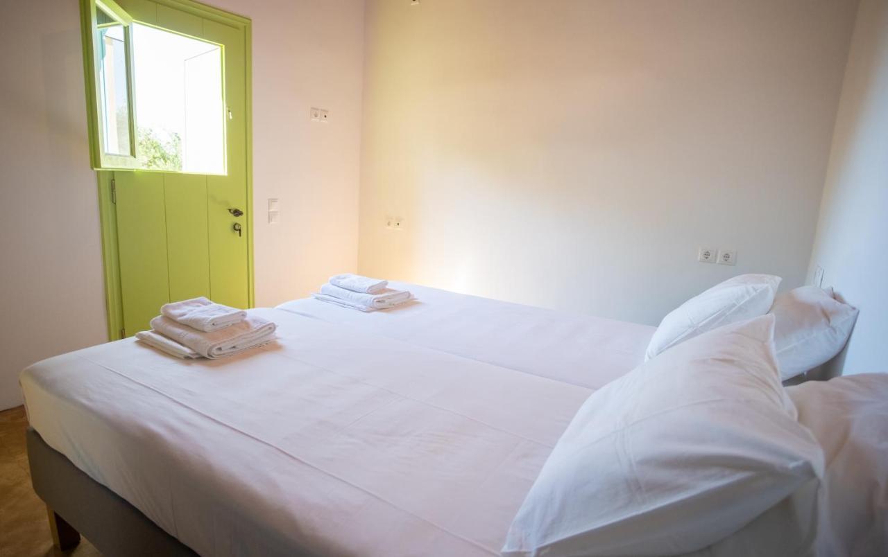 Simboro House - Kythoikies Holiday Houses Kythira Town Bagian luar foto
