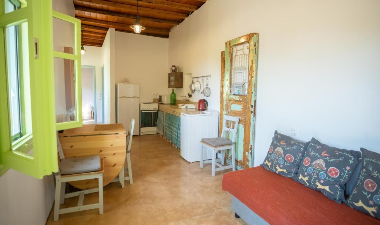 Simboro House - Kythoikies Holiday Houses Kythira Town Bagian luar foto