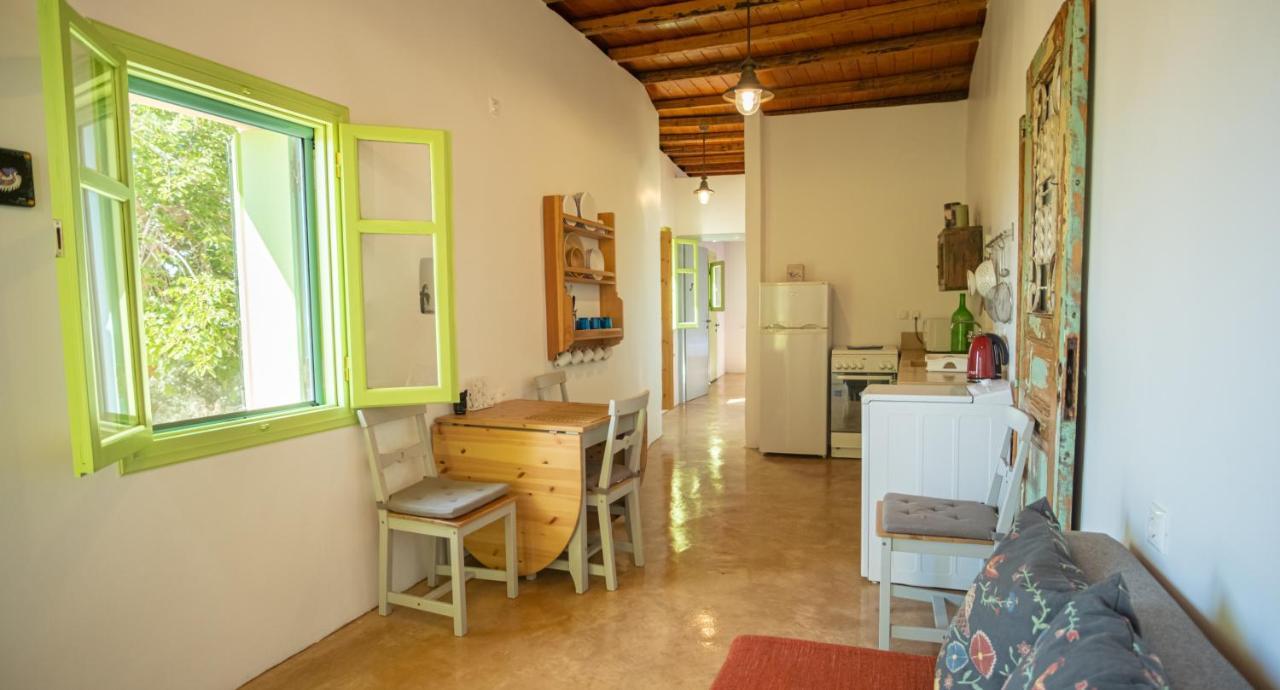 Simboro House - Kythoikies Holiday Houses Kythira Town Bagian luar foto