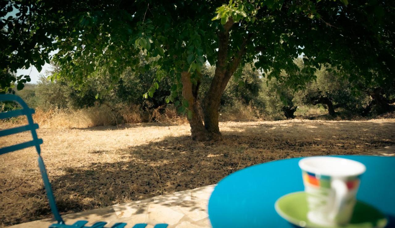 Simboro House - Kythoikies Holiday Houses Kythira Town Bagian luar foto