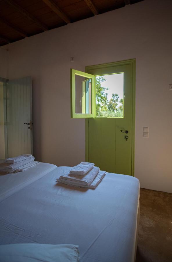Simboro House - Kythoikies Holiday Houses Kythira Town Bagian luar foto